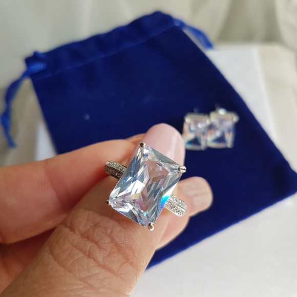 Swarovski Elements 925 Sterling Silver 6ct Emerald-cut Solitaire Ring NEW - Picture 12 of 14